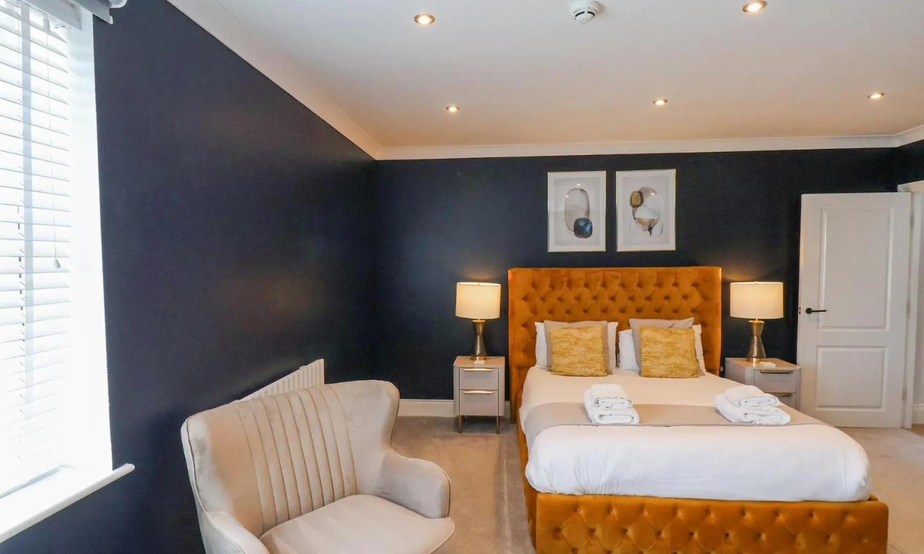 The Salisbury Apartment 404 Scarborough