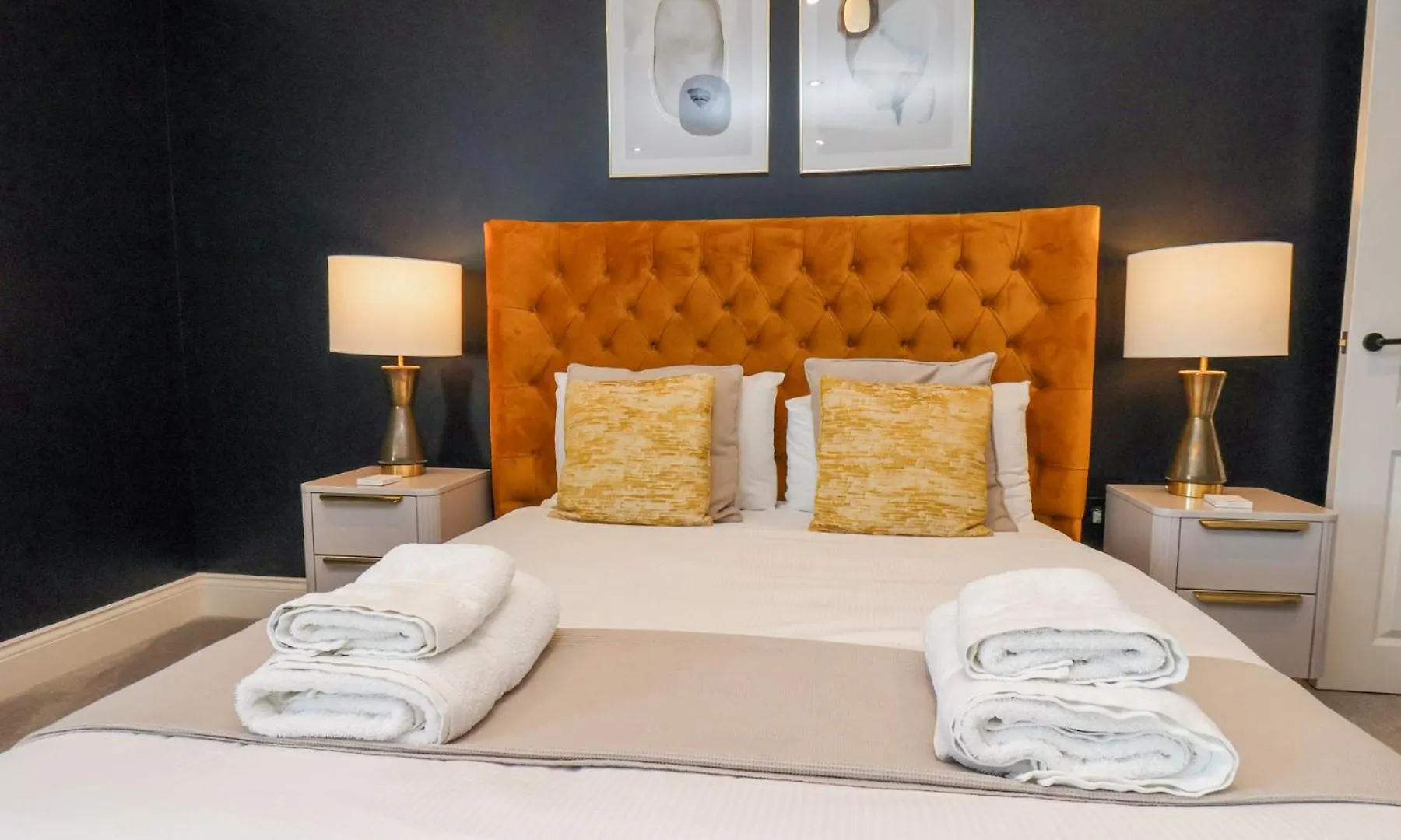 The Salisbury Apartment 404 Scarborough