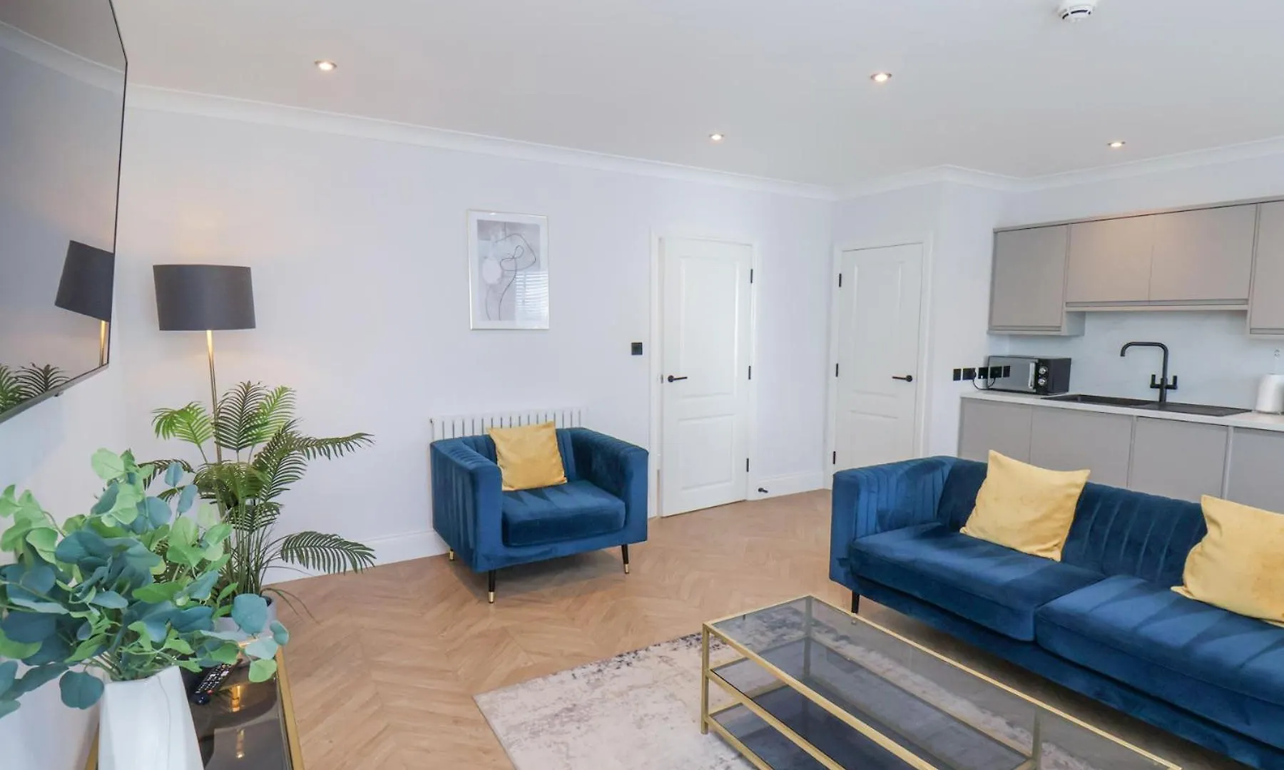 The Salisbury Apartment 404 Scarborough